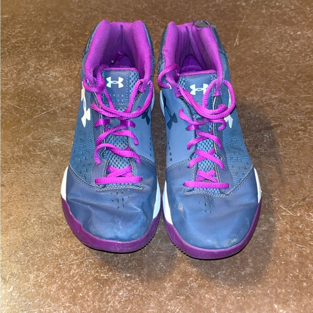 Under armor shoes size 6 grey/white/purple